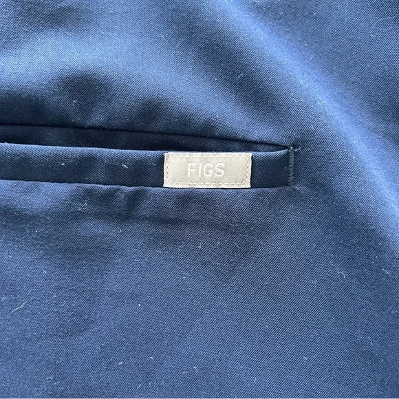 FIGS Classic Blue V-Neck Scrub Top - Picture 5 of 8